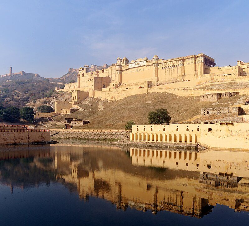 visit the stunning amber fort with our delhi to jaipur cab service. explore one of the must-see places to visit in jaipur comfortably. book your ride today for a memorable trip!