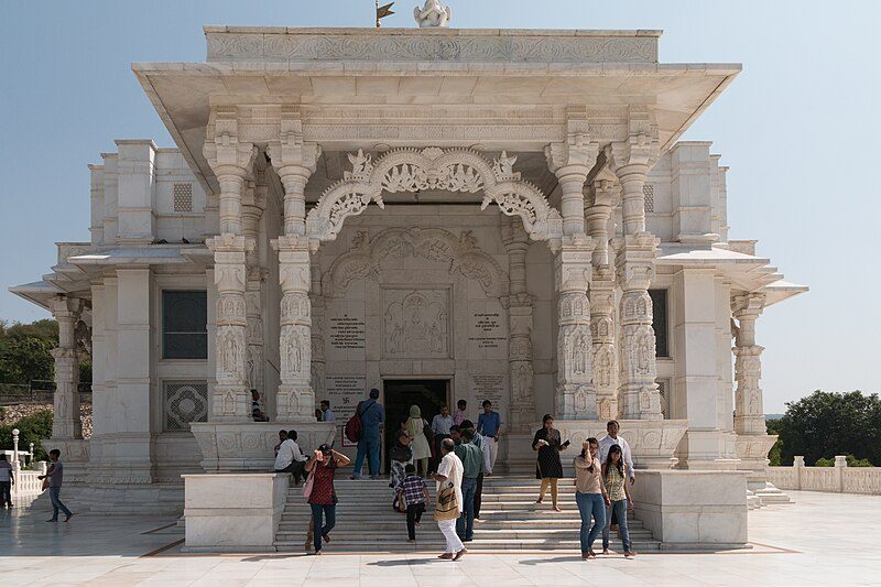 visit the serene birla mandir with our delhi to jaipur cab service. explore one of the top places to visit in jaipur comfortably. book your ride today!