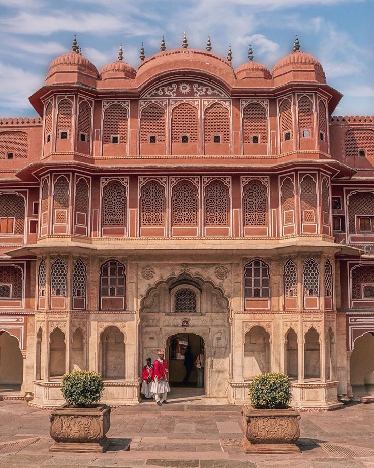 explore the majestic city palace with our reliable delhi to jaipur cab service. discover one of the top places to visit in jaipur with ease and comfort. book your ride now for an unforgettable journey!