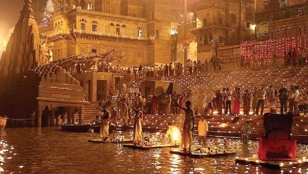 dashashwamedh ghat in varanasi, a key attraction among varanasi tourist places, easily accessible from delhi to varanasi by cab. experience its cultural richness and spiritual significance.