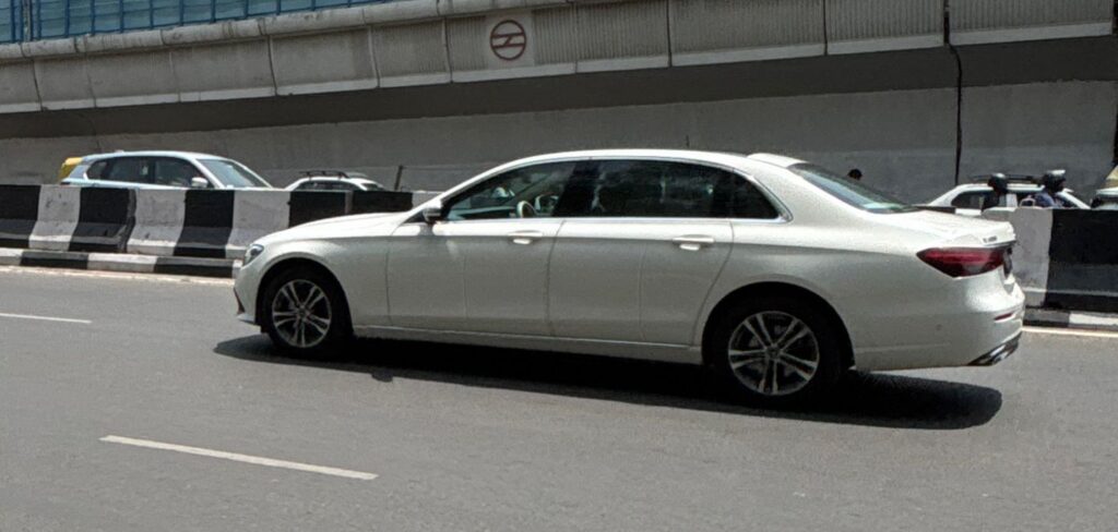 CAR ON RENT IN DELHI